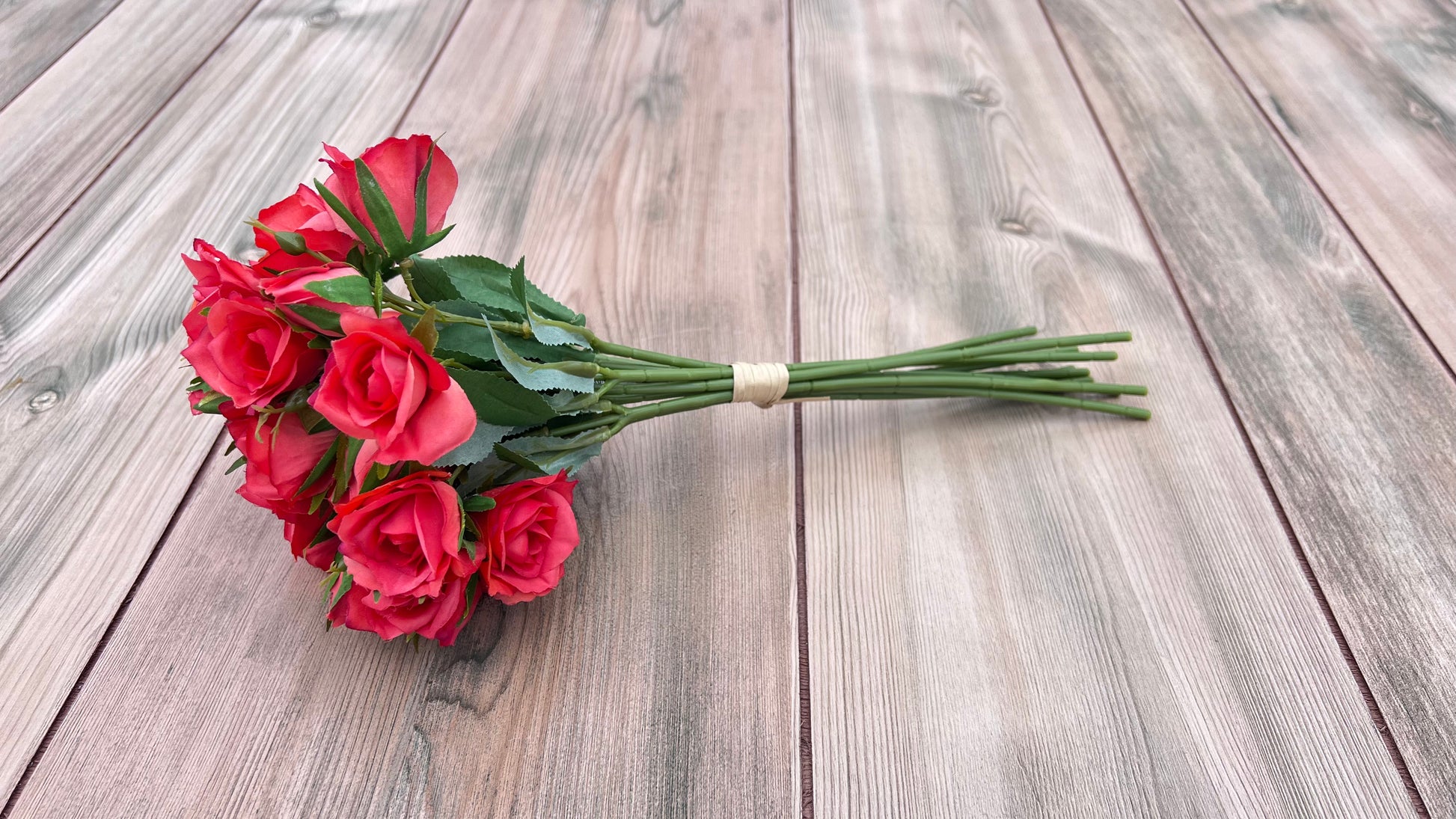 Coral Rose Bundle displaying bloom placement, fullness, and natural shaping