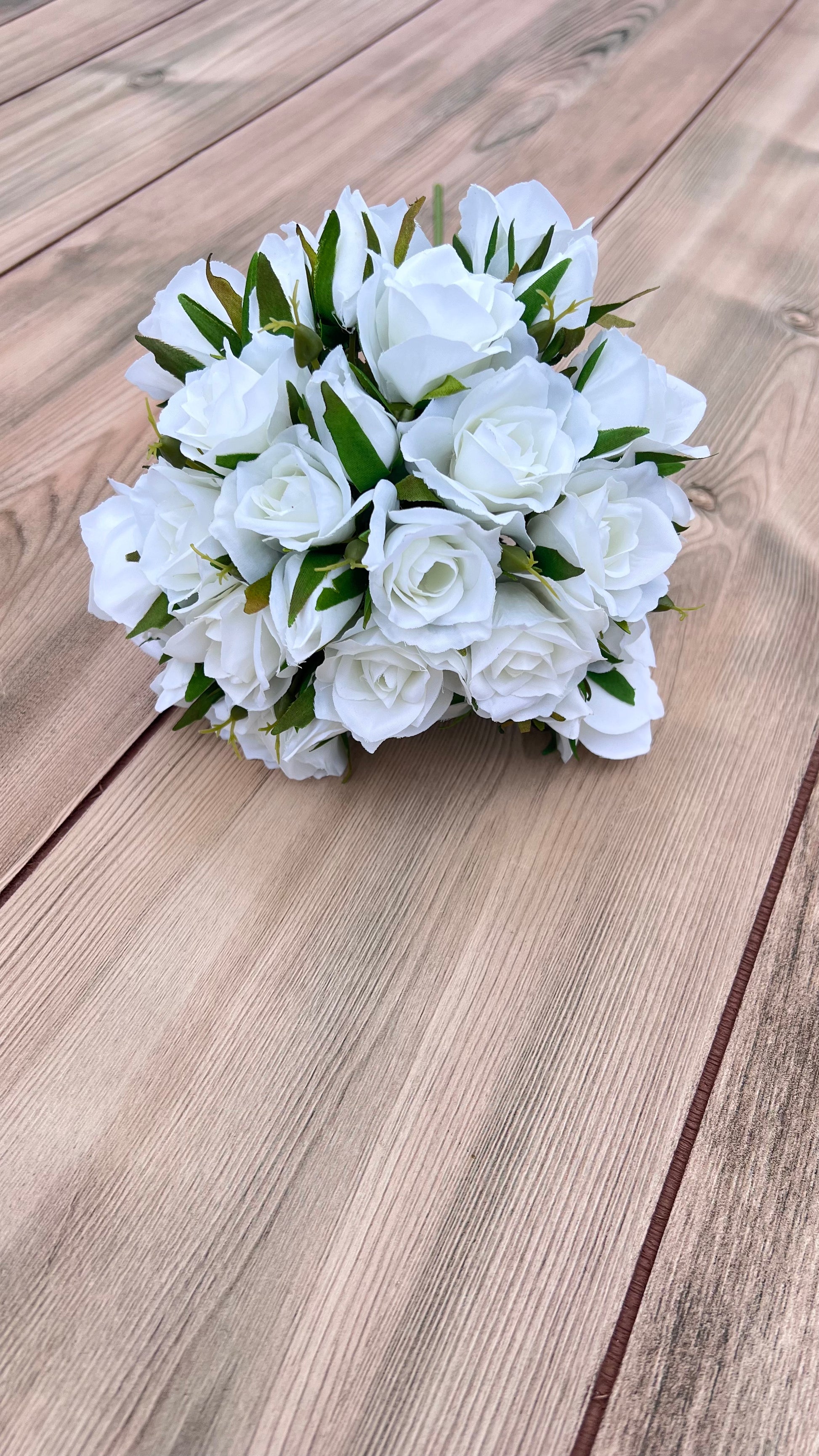 White Rose Bundle displayed to show overall size