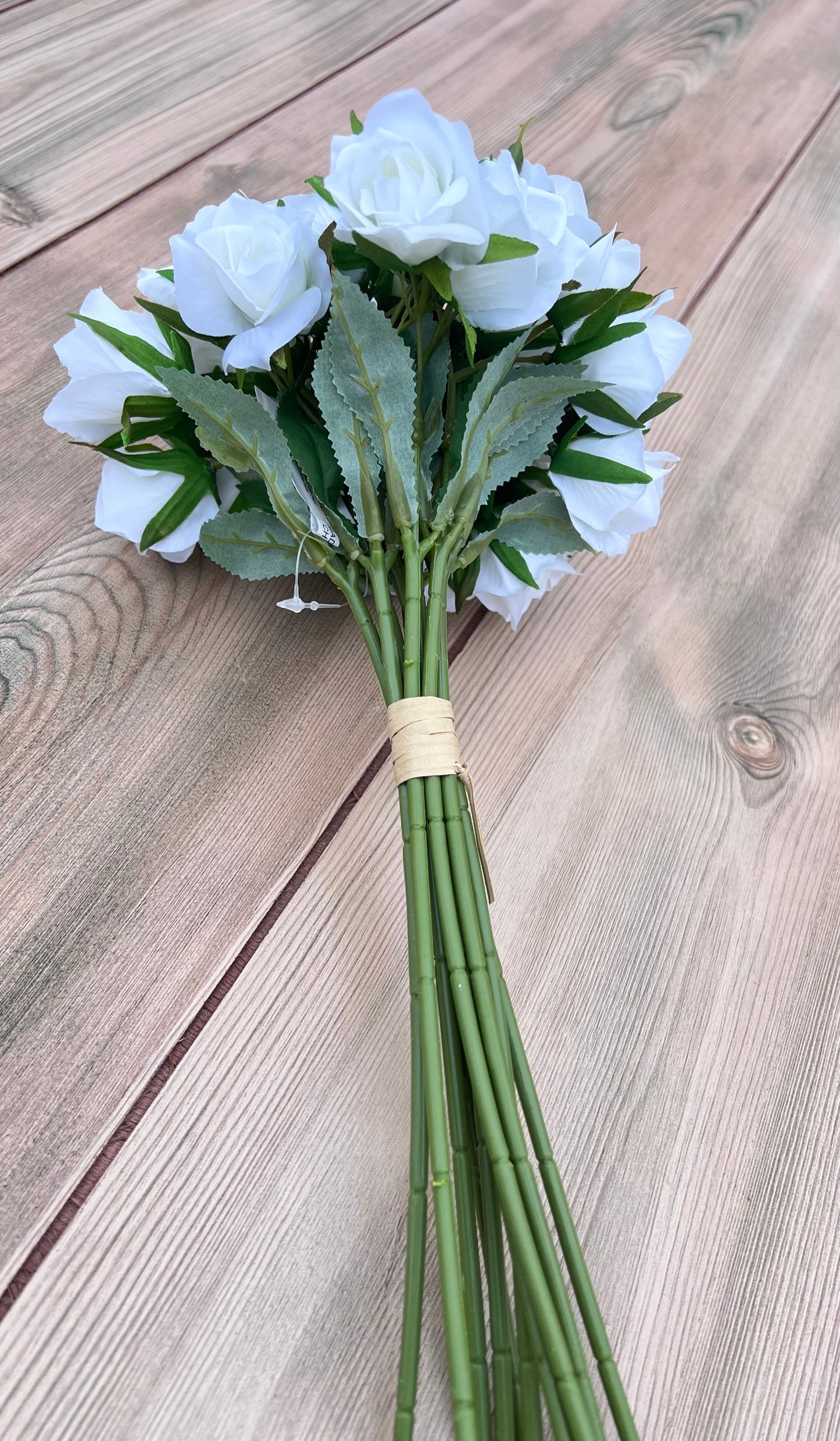 White Rose Bundle highlighting stem construction, bundle mechanics, attachment points, and overall floral framework